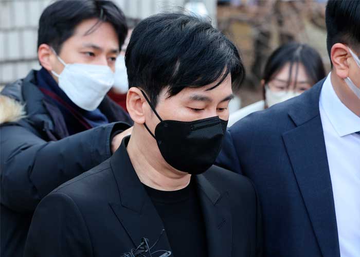  Бывший гендиректор <b>YG</b> Ян Хён Сок оправдан по обвинению в шантаже 