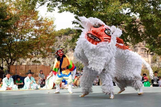 тхальчхум корейский танец в масках нематериальное наследие ЮНЕСКО