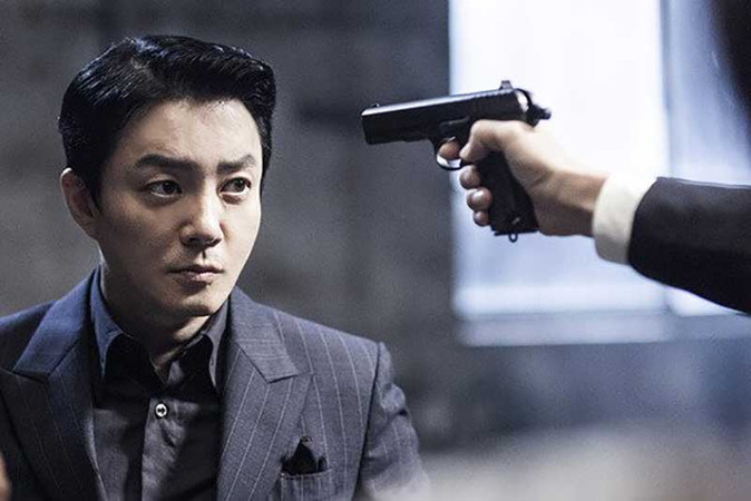 Актер-профессор Ли Бом Су отрицает свою предвзятость к студентам