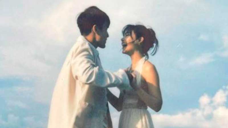 Тайские актеры Надет Кугимия и Урассая Спербунд объявили о помолвке