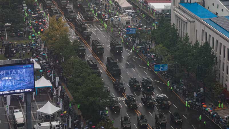 В Сеуле прошел первый крупный военный парад за 10 лет