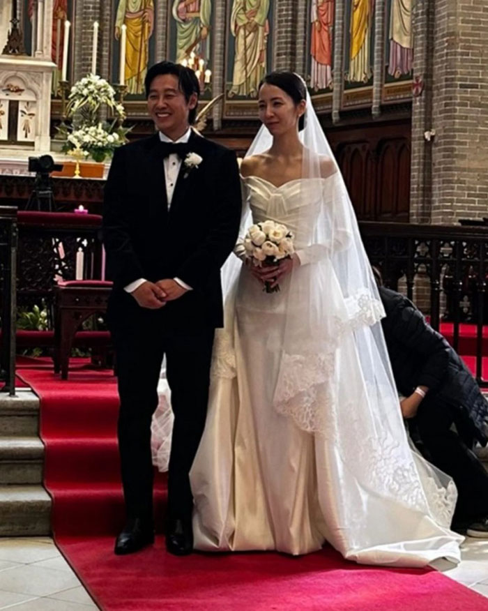 Актер Ким Дон Ук женился на Стелле Ким, бывшей трейни SM