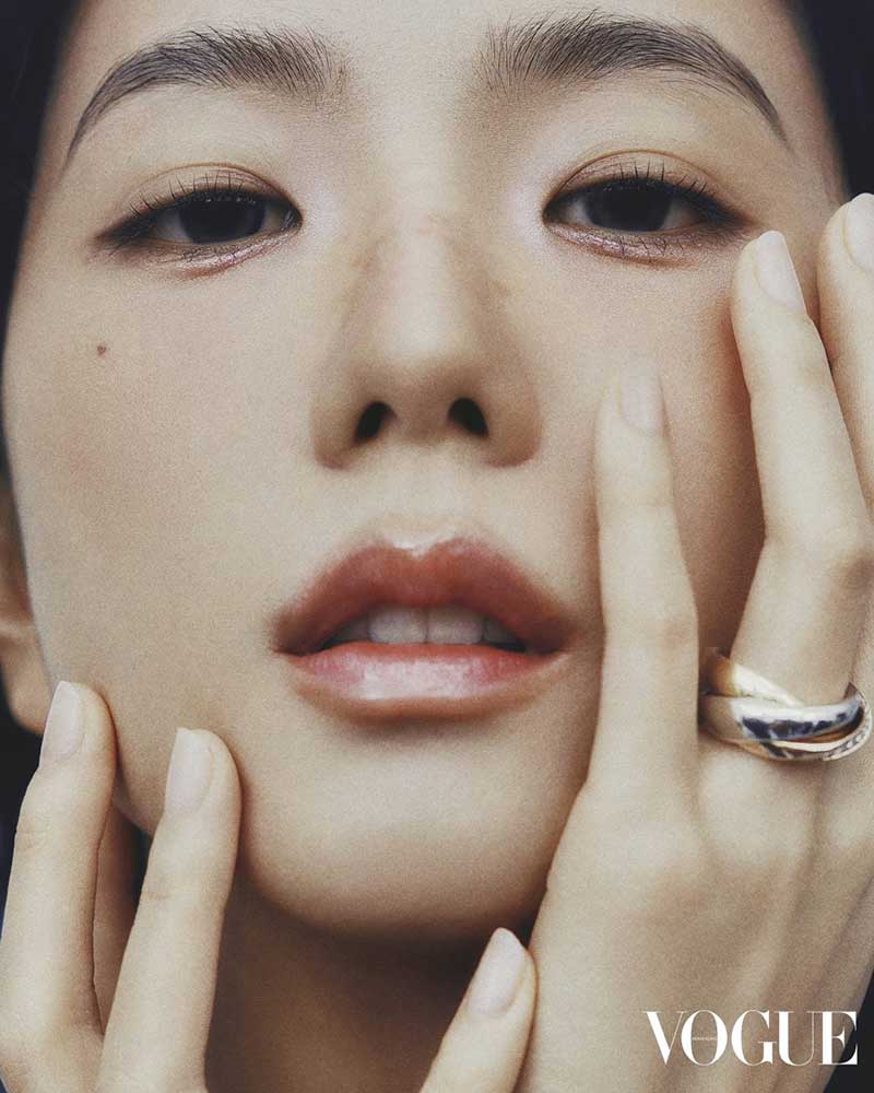 Джису из BLACKPINK для июньского Vogue Hong Kong