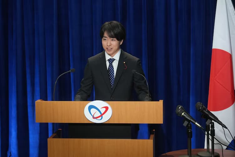 Sakurai Sho Сакурай Сё Смеющаяся матрешка Laughing Matryoshka Warau
