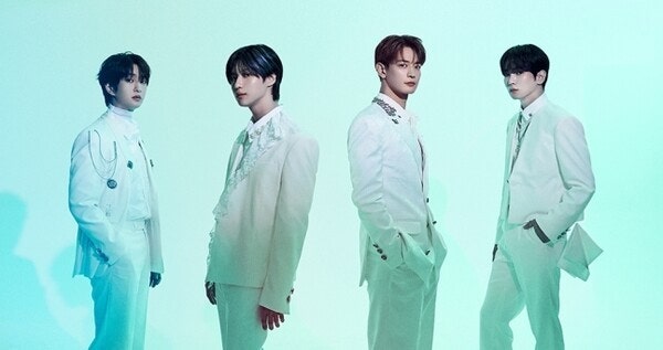 SHINee 샤이니 Poet Artist