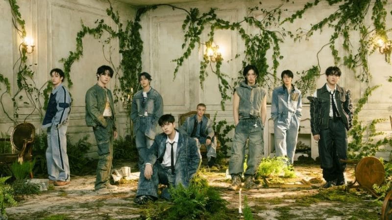 Stray Kids Hollow