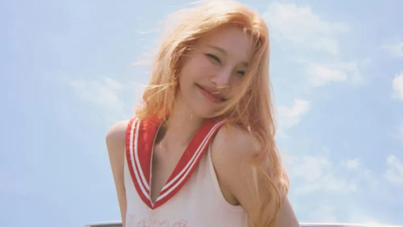 Джой из Red Velvet вернулась с мини-альбомом «From Joy, with Love»