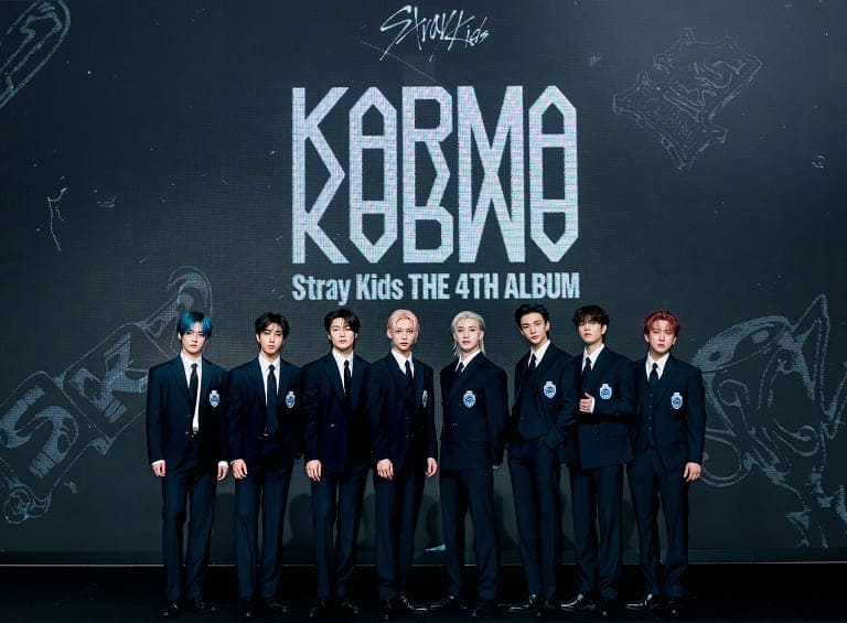 Stray Kids 스트레이키즈 KARMA CEREMONY