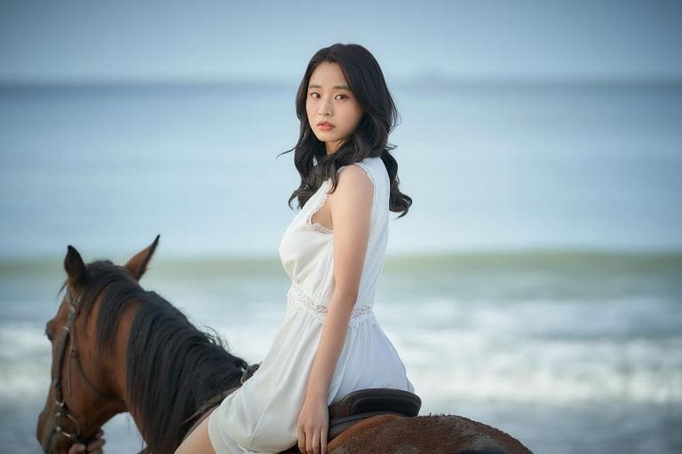 Мадам Эма 1982 Netflix Madame Aema Пан Хё Рин Bang Hyo Rin 애마부인 방효린 Мадам Эма 1982 Netflix Madame Aema Пан Хё Рин Bang Hyo Rin 애마부인 방효린