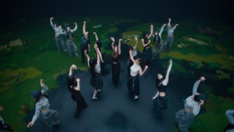 TWICE выпустили клип на песню «ENEMY»