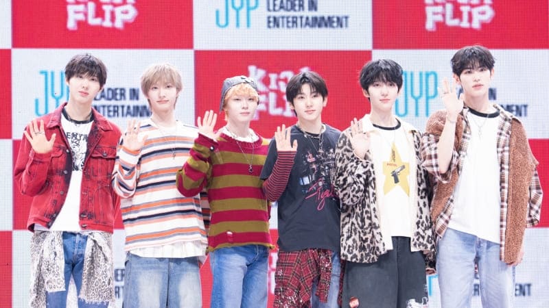 KickFlip выпустили третий мини-альбом «My First Flip»