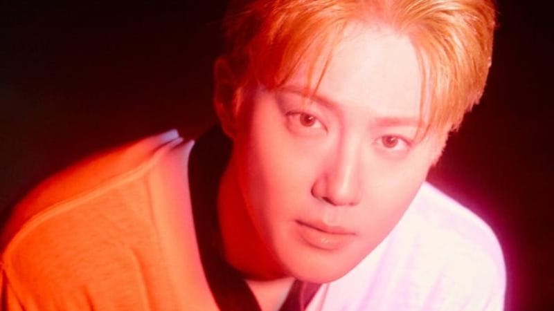 Сухо из EXO выпустил четвёртый сольный мини-альбом «Who Are You»