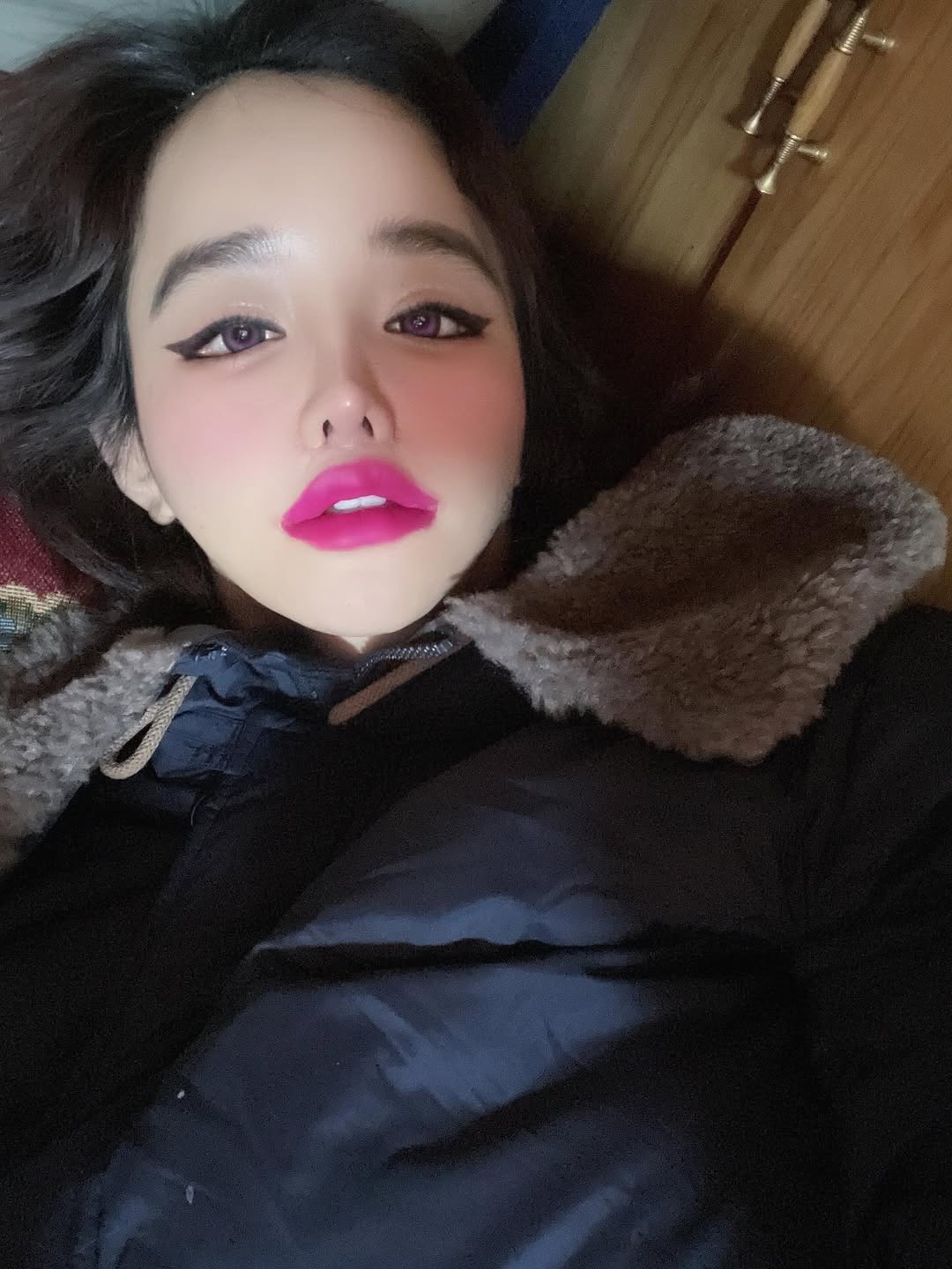 Пак Бом снова опубликовала фото в соцсетях Пак Бом снова опубликовала фото в соцсетях