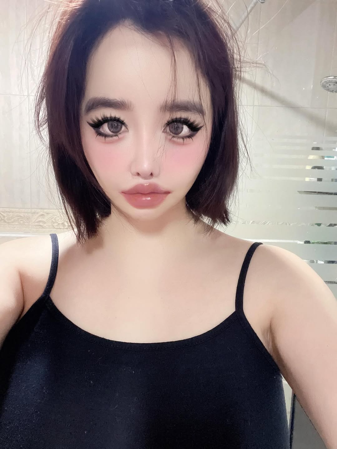 Пак Бом снова опубликовала фото в соцсетях Пак Бом снова опубликовала фото в соцсетях