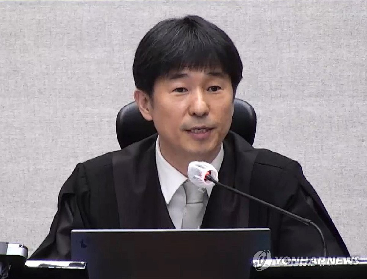 Бывшего президента Южной Кореи Юн Сок Ёля приговорили к пожизненному