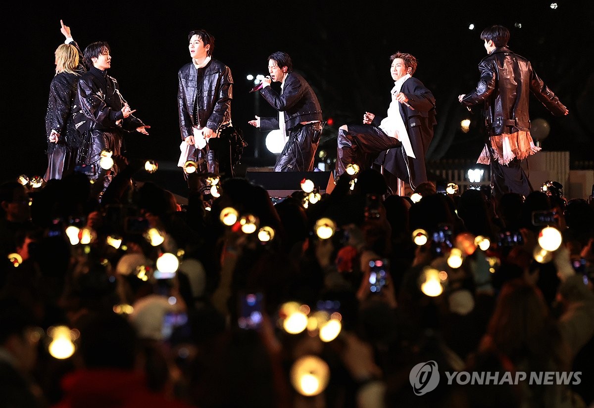 Камбэк BTS: концерт на Кванхвамун Камбэк BTS: концерт на Кванхвамун