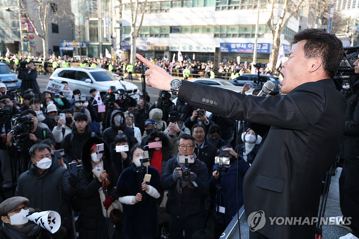 Бывшего президента Южной Кореи Юн Сок Ёля приговорили к пожизненному