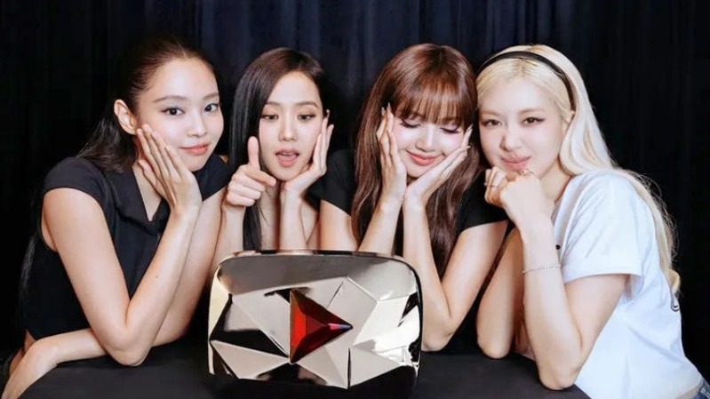 BLACKPINK достигли 100 млн подписчиков на YouTube BLACKPINK достигли 100 млн подписчиков на YouTube