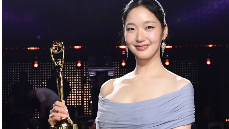 Ким Го Ын получила дэсан 5 премии Blue Dragon Series Awards