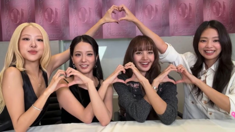 BLACKPINK: десятилетие со дня дебюта. BLACKPINK: десятилетие со дня дебюта.
