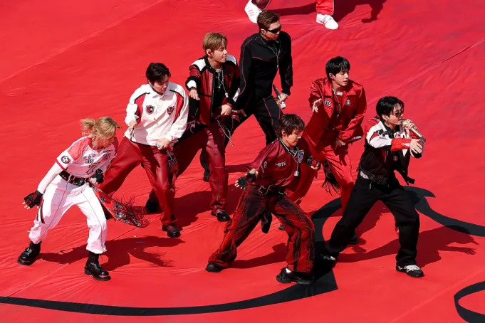 BTS Take the Stage at World Cup Final with «Dynamite»