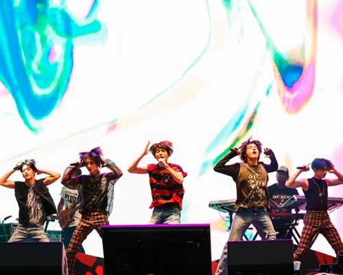  TXT стали первой K-pop группой, выступившей на Lollapalooza 