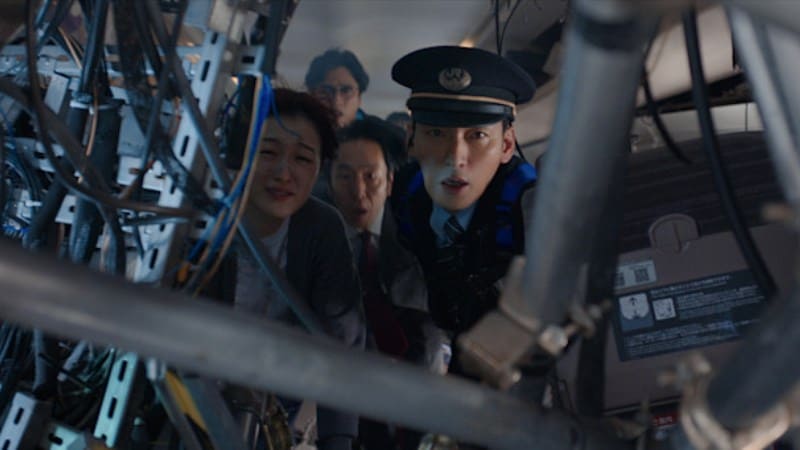 Взрыв скоростного поезда Netflix The Bullet Train Explosion Shinkansen
