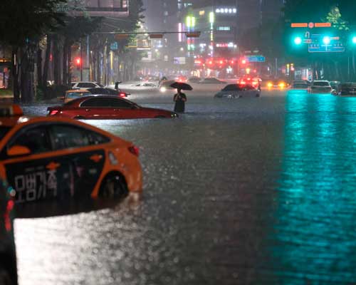 Наводнение в Сеуле: критика работы президента и СМИ