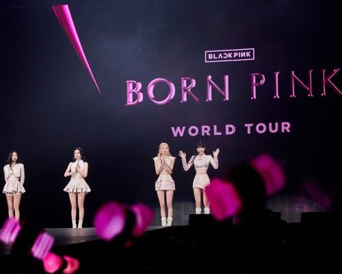  <b>BLACKPINK</b> выступили в Сеуле и отправляются в мировой тур 