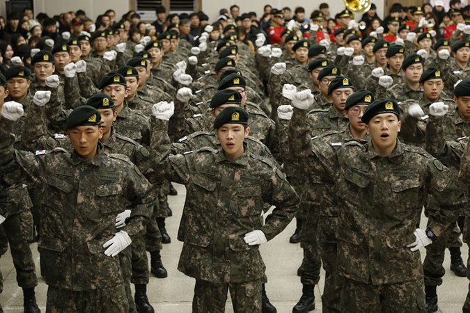 Джин из BTS отказывается от отсрочки и уходит в армию
